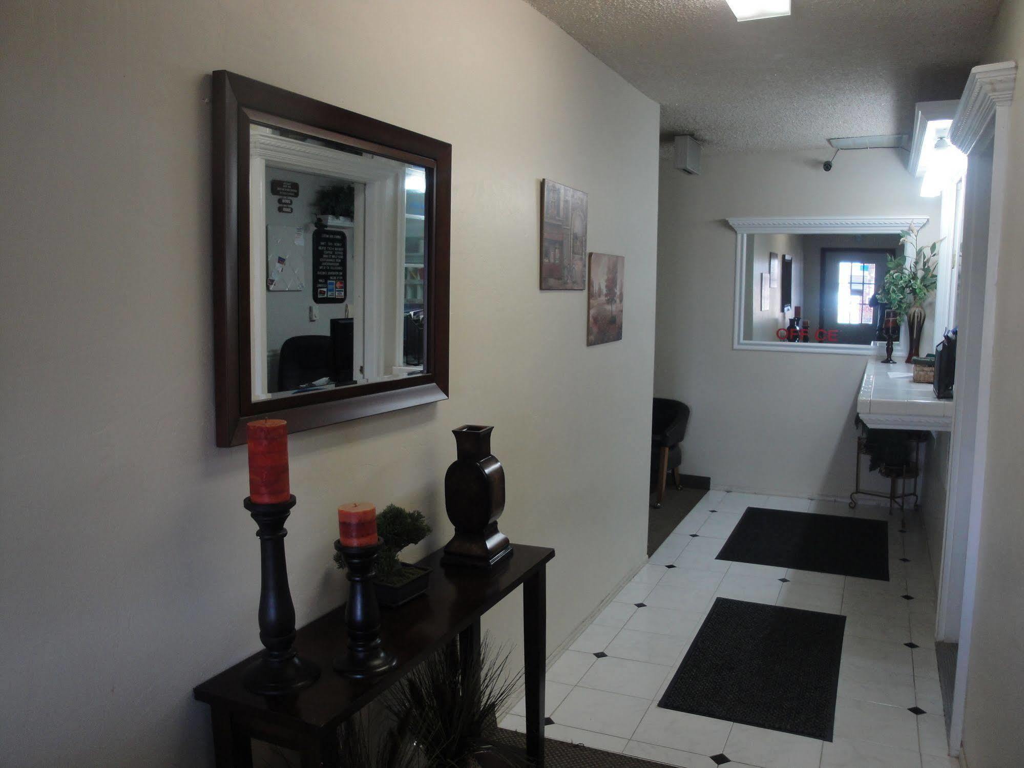 Bliss Amber Inn Motel מראה חיצוני תמונה