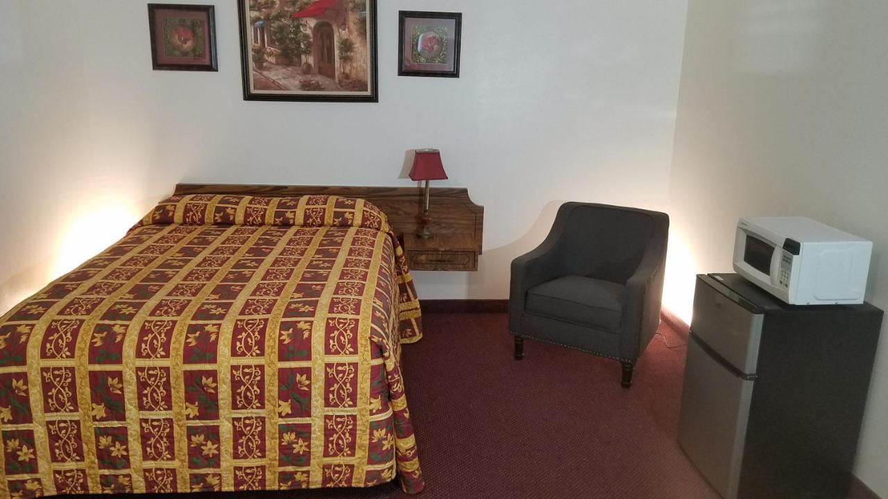 Bliss Amber Inn Motel מראה חיצוני תמונה