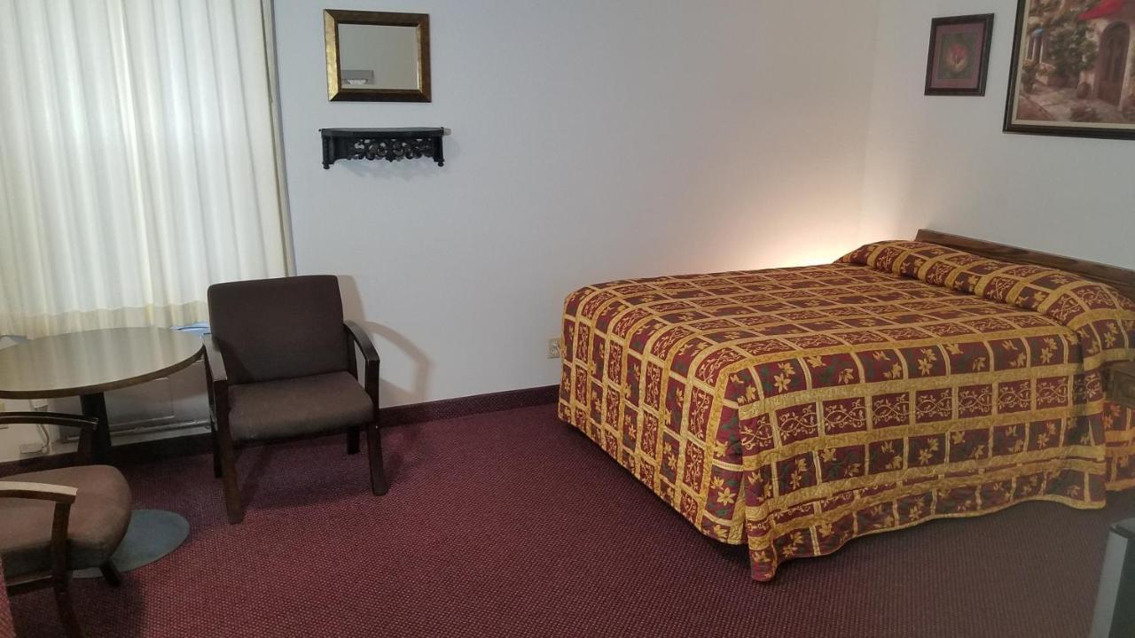 Bliss Amber Inn Motel מראה חיצוני תמונה