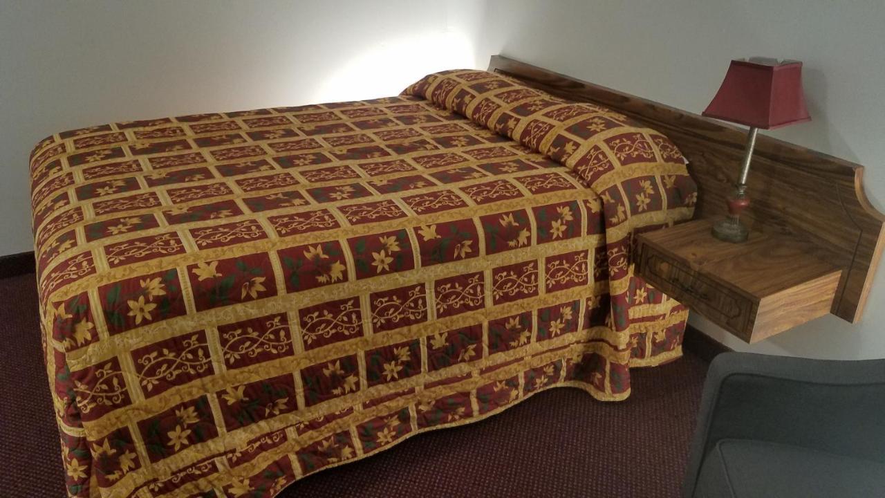 Bliss Amber Inn Motel מראה חיצוני תמונה