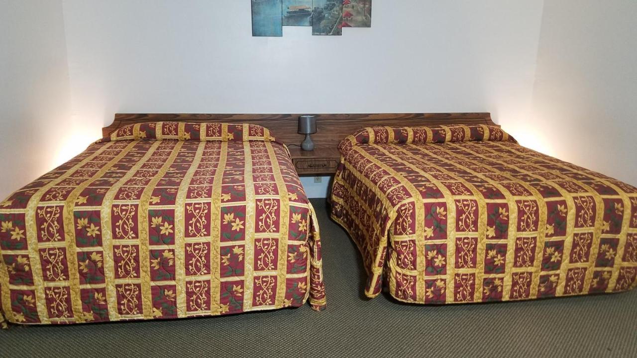 Bliss Amber Inn Motel מראה חיצוני תמונה
